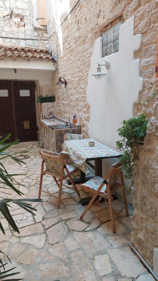 With Garden In Appartement