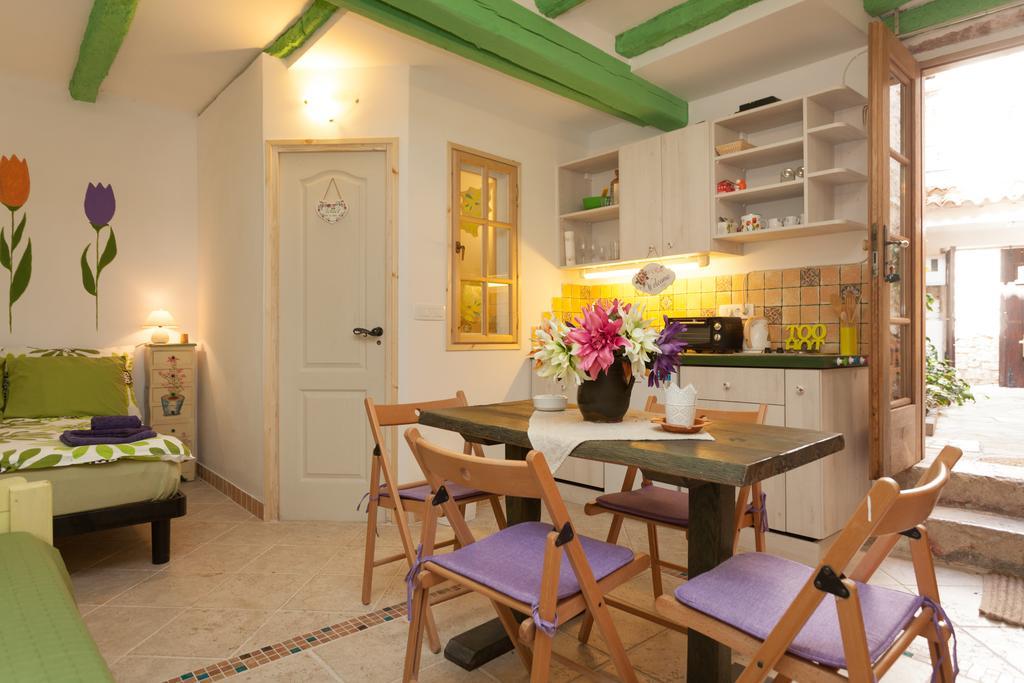 With Garden In Appartement Rovinj